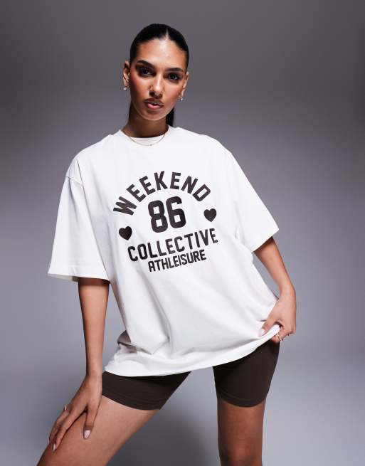 Weekend Collective - T-Shirt color crema con ricamo di cuore marrone cioccolato in coordinato