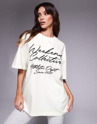 Weekend Collective - T-Shirt in Cremeweiß mit gesticktem Kritzel-Print