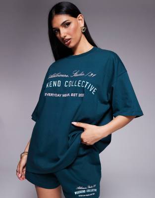 Weekend collective - T-Shirt in Grün mit Logo-Stickerei, Kombiteil