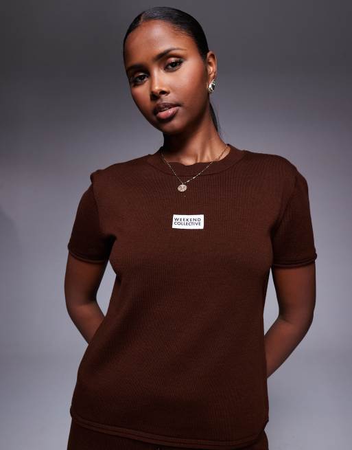 Weekend Collective - T-shirt in maglia color cioccolato in coordinato