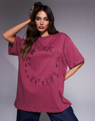 Weekend Collective - T-Shirt in Pflaume mit rundem Print-Lila