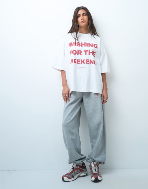 Weekend Collective T-shirt oversize con grafica wishing for the weekend bianca e bordeaux, 2 di 4