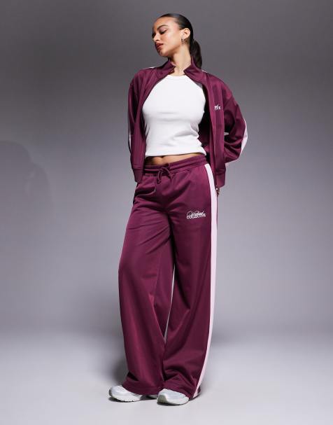 Weekend Collective – Trainings-Jogginghose aus Poly-Trikot in Burgunderrot mit weitem Bein, Kombiteil - view 1