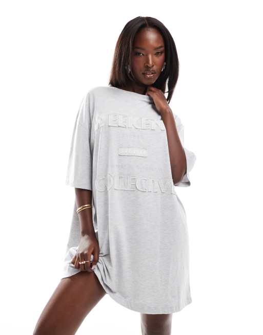 Weekend Collective - Vestito T-shirt oversize color ghiaccio mélange con logo con bordi grezzi