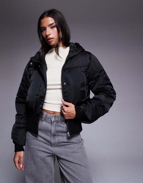 Weekend Collective – Wattierte Cropped-Jacke in Schwarz mit geripptem Korsettdetail in der Taille - view 1