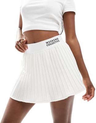 Weekend Collective woven pleated skort in ecru-White