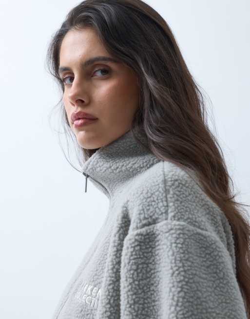 Weekend Collective zip through borg fleece with balloon sleeves in grey, 2 of 5