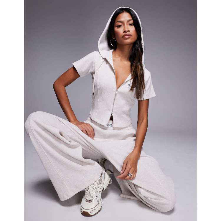 208833297-1-oatmeal?$n_750w$&