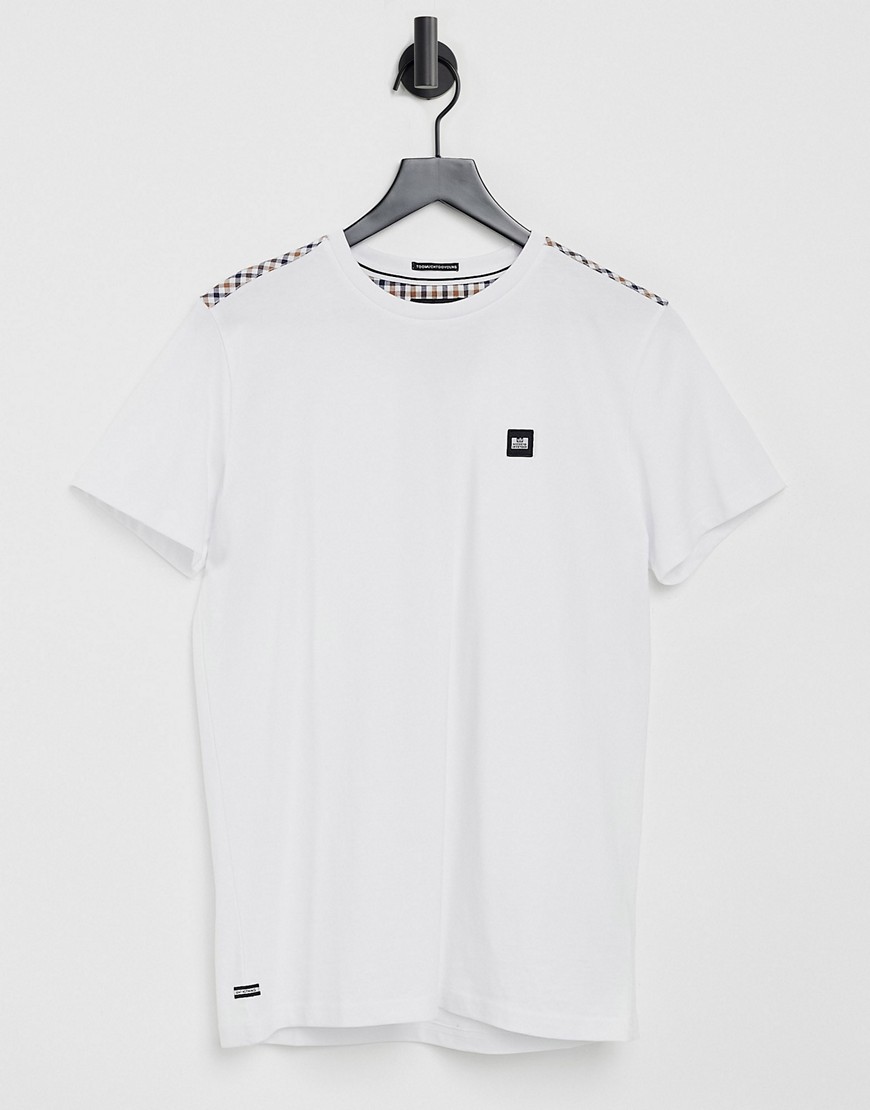 Weekend Offender - Langmore - T-shirt met geruite schouder in wit