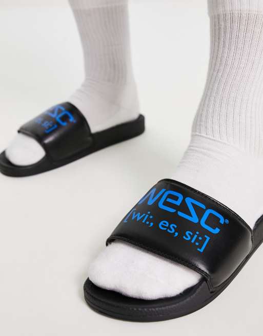 WESC – Svarta tofflor