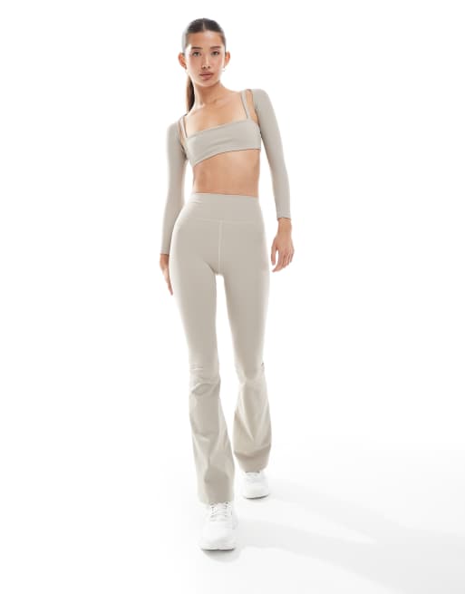 WeWoreWhat - Active - Bandeau bralette met camibandjes in beige, 2 van 4