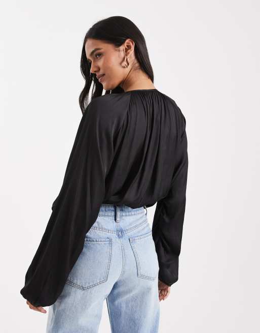 WeWoreWhat - Blouse met gestrikte voorkant en cocoonmouwen in zwart, 4 van 4