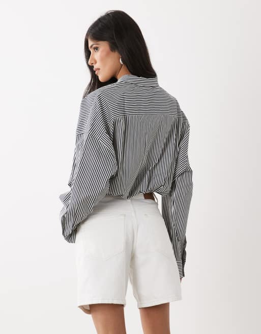 WeWoreWhat bubble button up poplin shirt in navy, 4 of 4