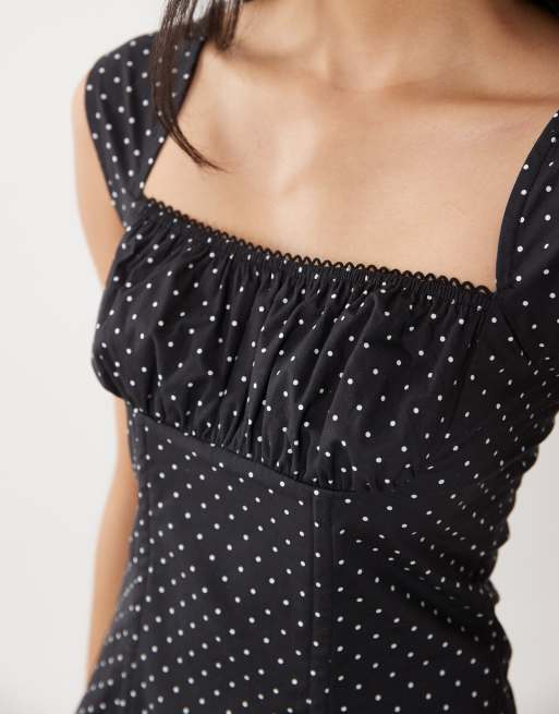 WeWoreWhat cap sleeve ruched cup corset co-ord in mono polka dot, 3 of 4