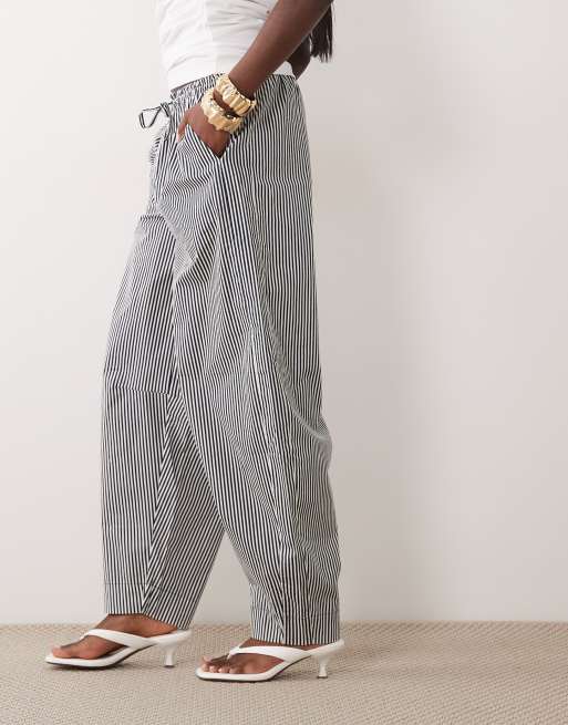 WeWoreWhat drawstring waist pull on balloon pant in navy stripe, 2 of 5