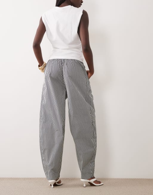 WeWoreWhat drawstring waist pull on balloon pant in navy stripe, 3 of 5