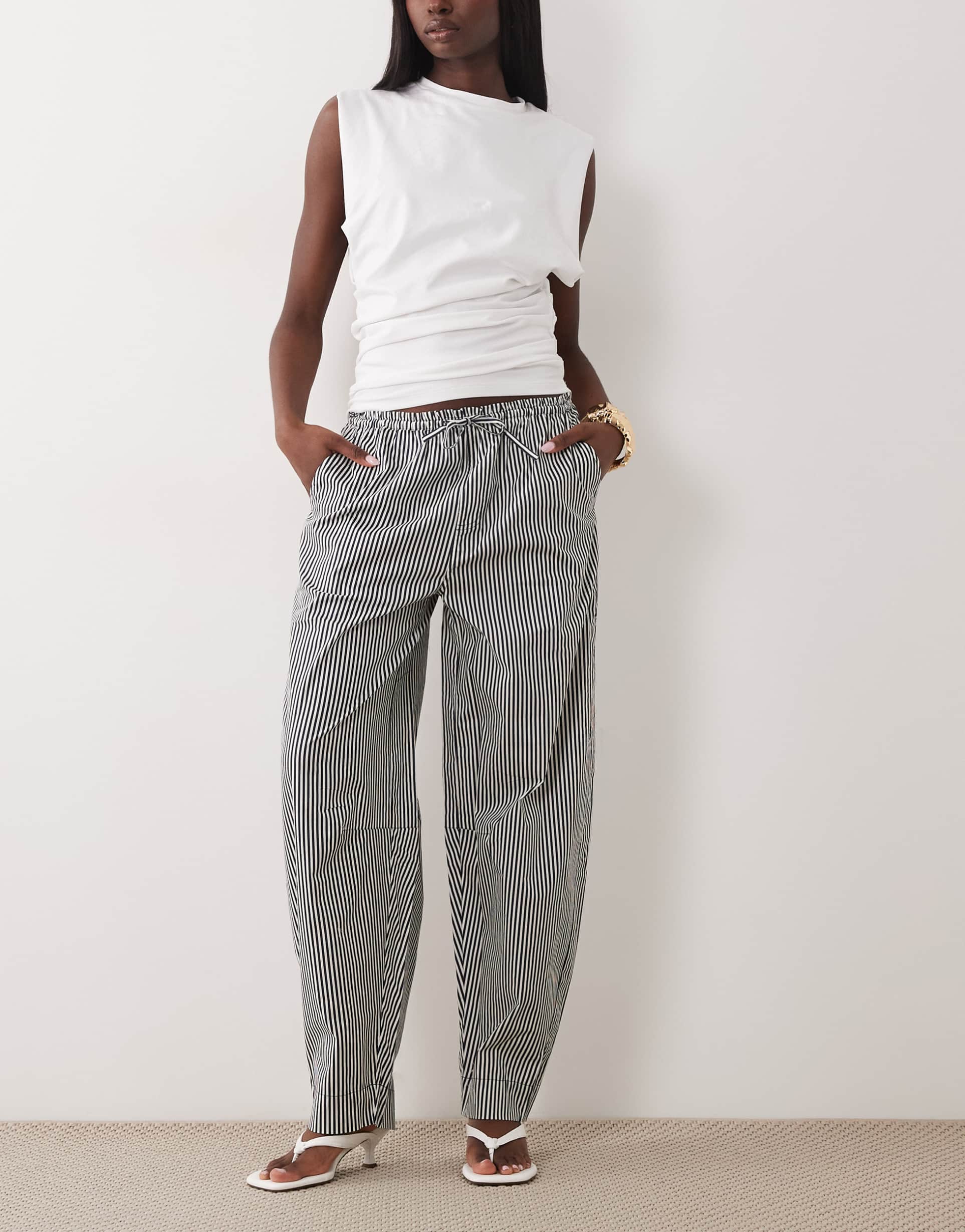 weworewhat drawstring waist pull on balloon pants in navy stripe