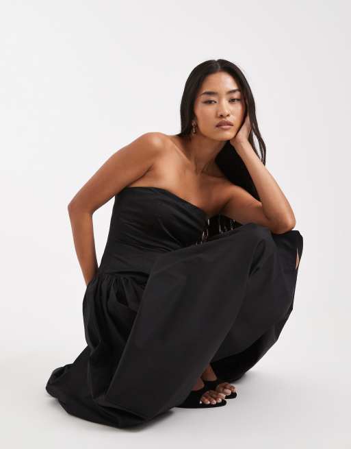 WeWoreWhat – Trägerfreies Midaxikleid in Schwarz mit Struktur, Korsettoberteil und abfallender Taille, 3 von 4