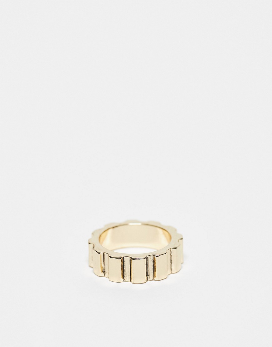 cog ring in gold
