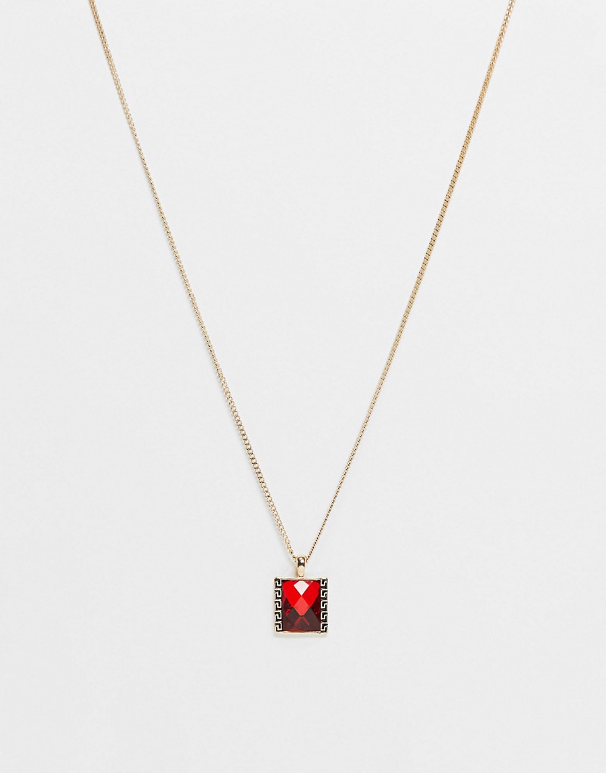 WFTW – Guldfärgad halskedja med fyrkantigt hänge med röd sten