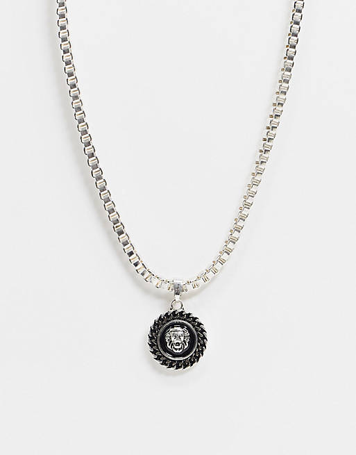 WFTW neckchain in silver with lion head circle pendant