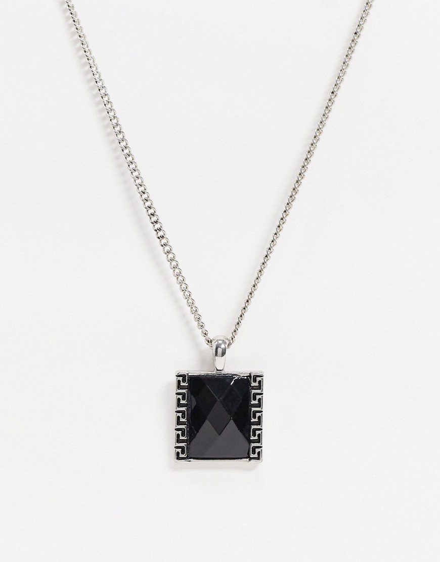 WFTW – Silverfärgad halskedja med graverat hängsmycke med svart sten
