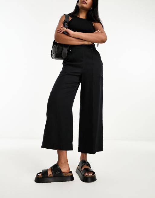 Whistles cropped loose pants with pocket detail in black