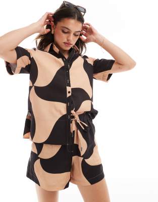 Whistles triangle swirl shirt in abstract print co-ord-Multi