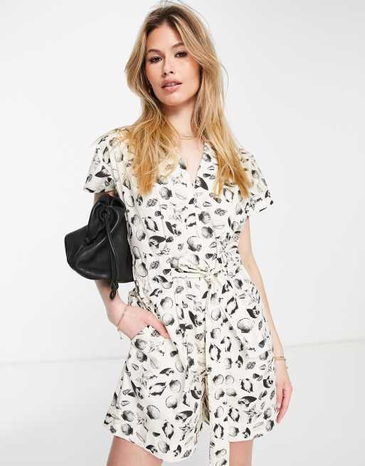 Whistles – Vit, flerfärgad playsuit med snäckskalsmönster
