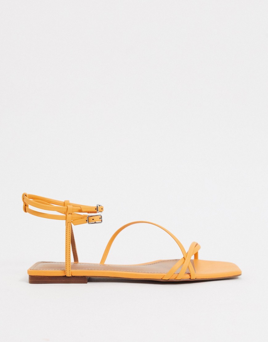 Who What Wear - Ivy - Platte leren sandalen met spaghettibandjes in geel-Roze