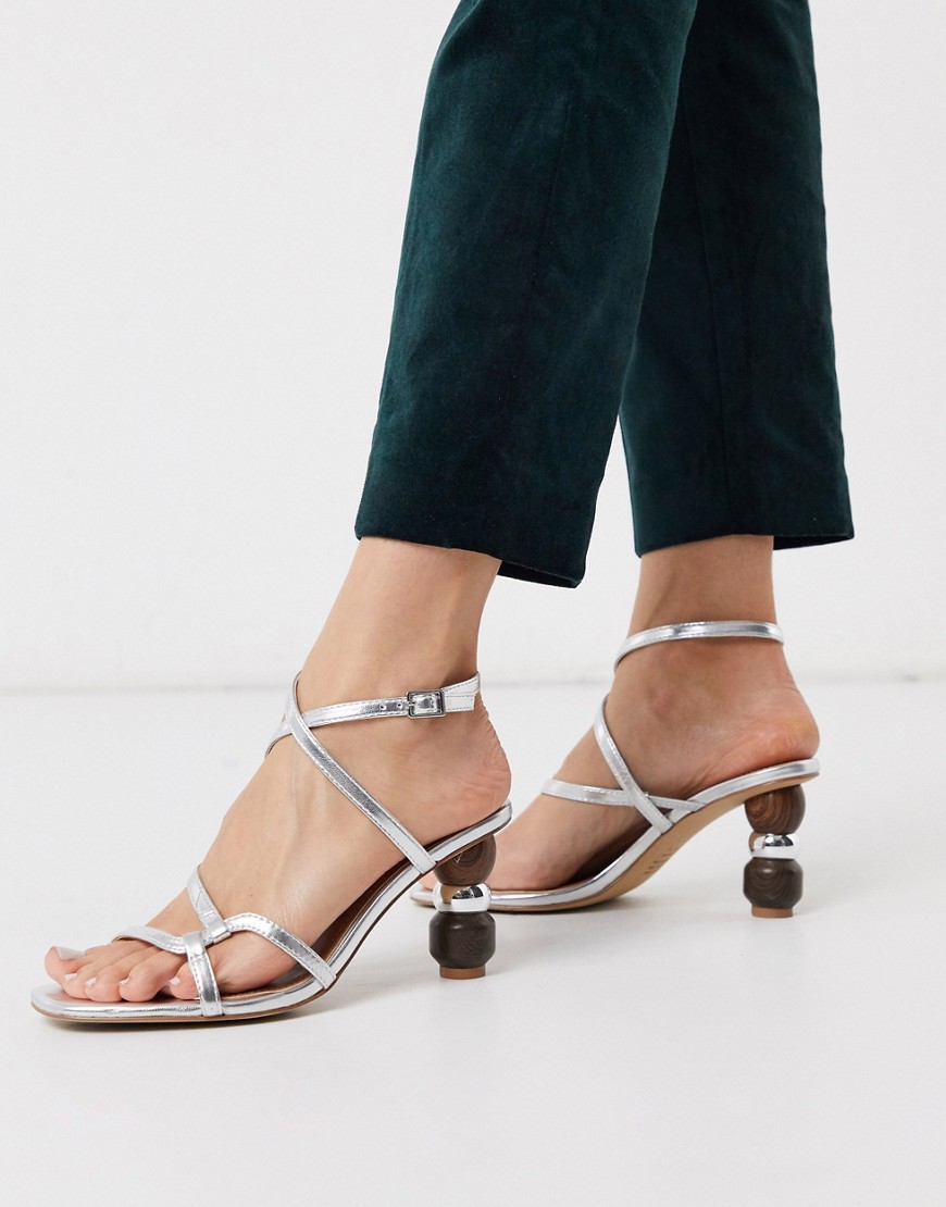 Who What Wear - Ryleigh - Sølvfarvede sandaler med remme og hæl med sølvfarvet indsats