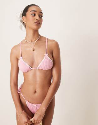 Wild Lovers - Coconut Bay - Triangel-Bikinioberteil aus Häkelstoff in Rosa