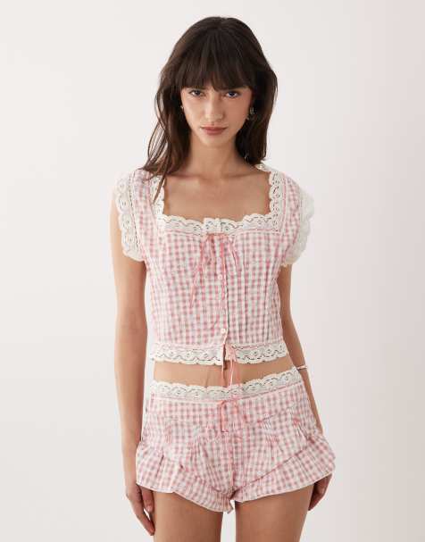 Wild Lovers - Mireille - Lyserød top med gingham-tern og knapper foran samt blondedetaljer - view 1