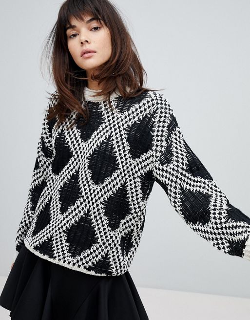Willow And Paige Chunky Knit Sweater With Contrast Pattern