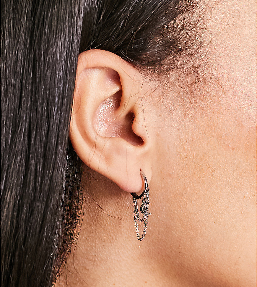 Exclusive 10mm single hoop earring with chain and moon in silver plate