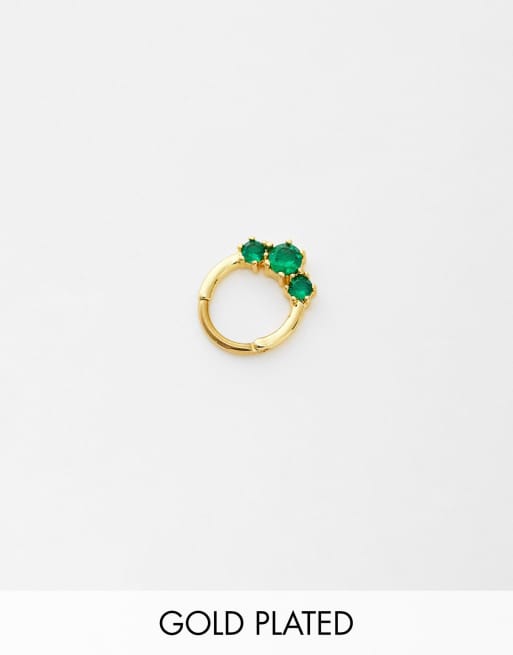 With Bling - Exclusives - Vergulde oorring van 8mm met clipsluiting en drie smaragdgroene kristallen
