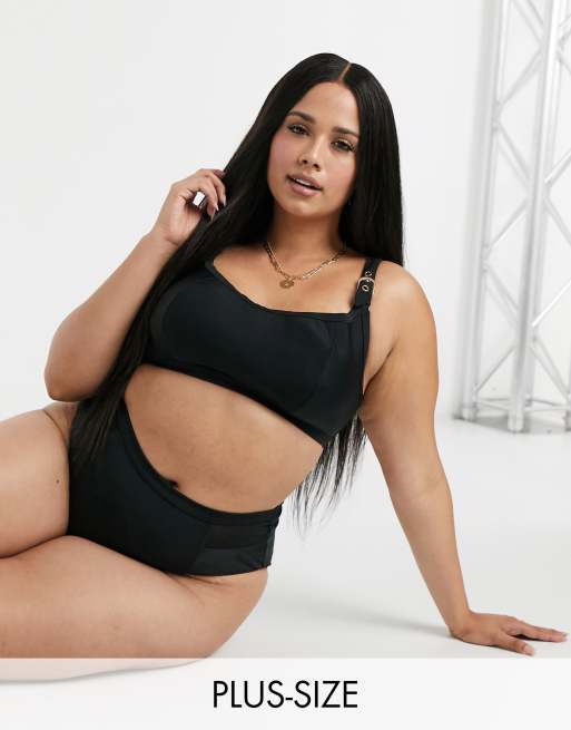 Wolf & Whistle Curve - Crop bikinitop met gesp in zwart