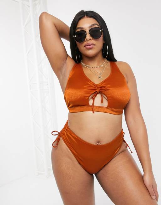Wolf & Whistle - Curve - Exclusieve cropped hoogglanzende bikinitop met strik in roestbruin, 4 van 4