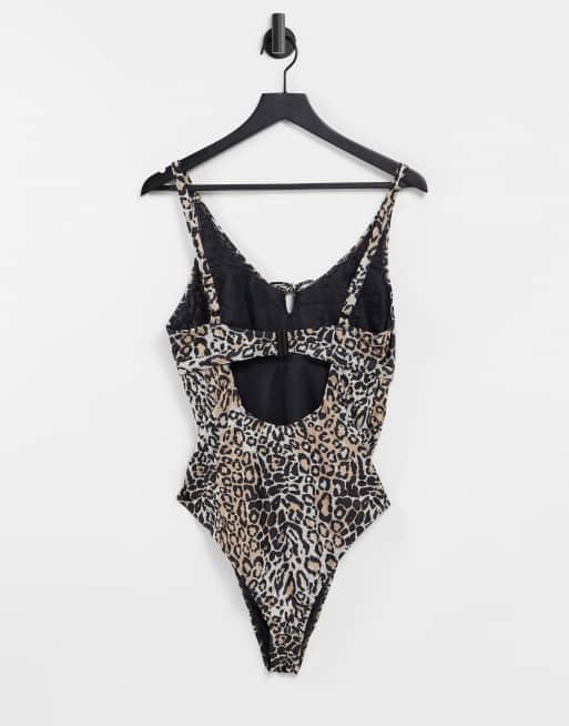 Wolf & Whistle Maternity - Badedragt med bindedetalje og leopardprint - Kun hos ASOS, 2 af 4