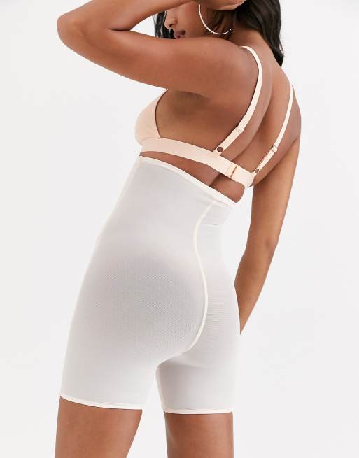 Wolf & Whistle - Pantaloncini modellanti a vita alta beige con inserto in pizzo, 2 di 4