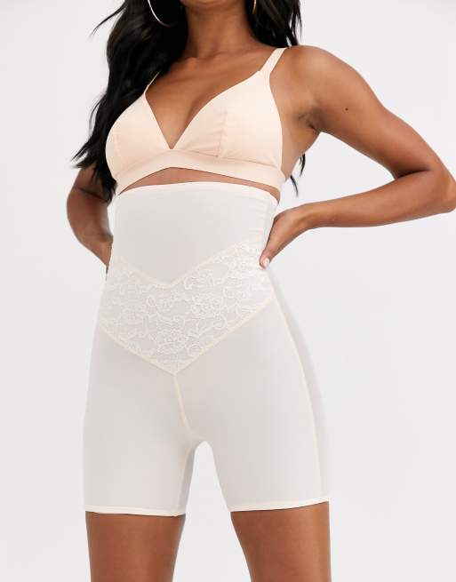 Wolf & Whistle - Pantaloncini modellanti a vita alta beige con inserto in pizzo, 3 di 4
