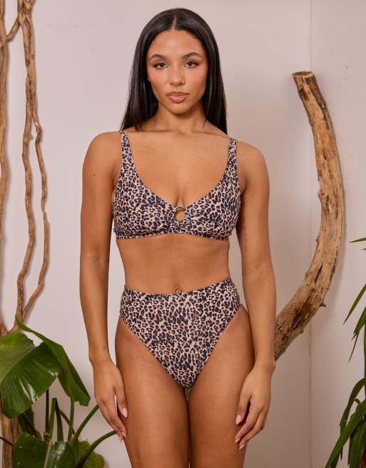 Wolf & Whistle Taglie Comode x Georgia Bayliss - Slip bikini a vita alta con stampa leopardata