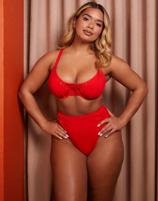 Wolf & Whistle x Natalie Gessey Coppe Grandi - Slip bikini a vita alta rossi con dettaglio allacciato