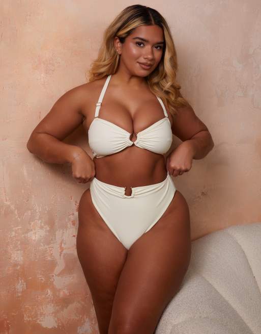 Wolf & Whistle X Natalie Gessey - Vollere buste - Bikinibroekje met hoge taille en gouden afwerking in crème