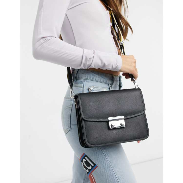 12 Things You Should Always Keep In Your Purse | atelier-yuwa.ciao.jp