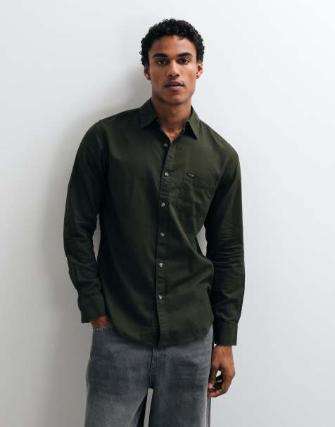 Wranger camisa con bolsillo en verde oscuro - view 1