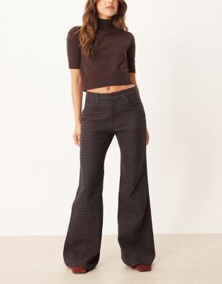 Wrangler 70s Flare Jeans In Brown
