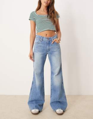 Wrangler 70s flare jeans in washed light blue - view 1