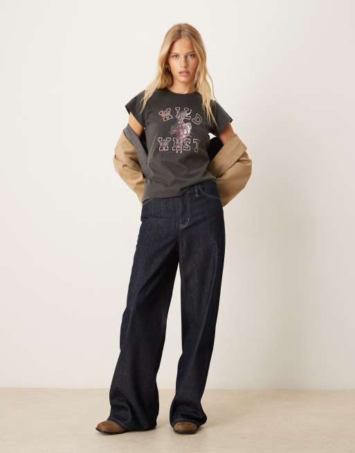 Wrangler – Bleksvart tryck med tryck i cowboystil framtill, 3 av 4