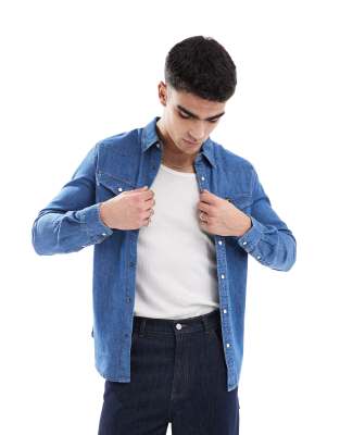 Camicia In Denim Wrangler Uomo | Denim Collection Snap | Lavaggio Medio, Vestibilità Regolare, Tasche Con Bottone